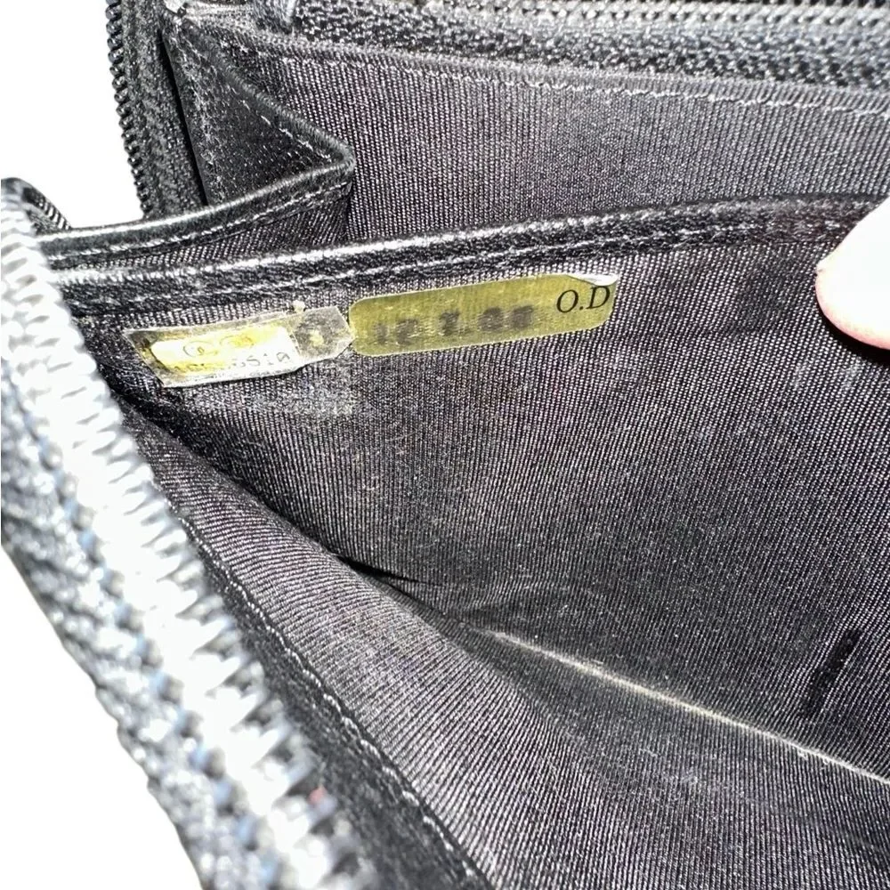 CHANEL Elegant Black Wallet